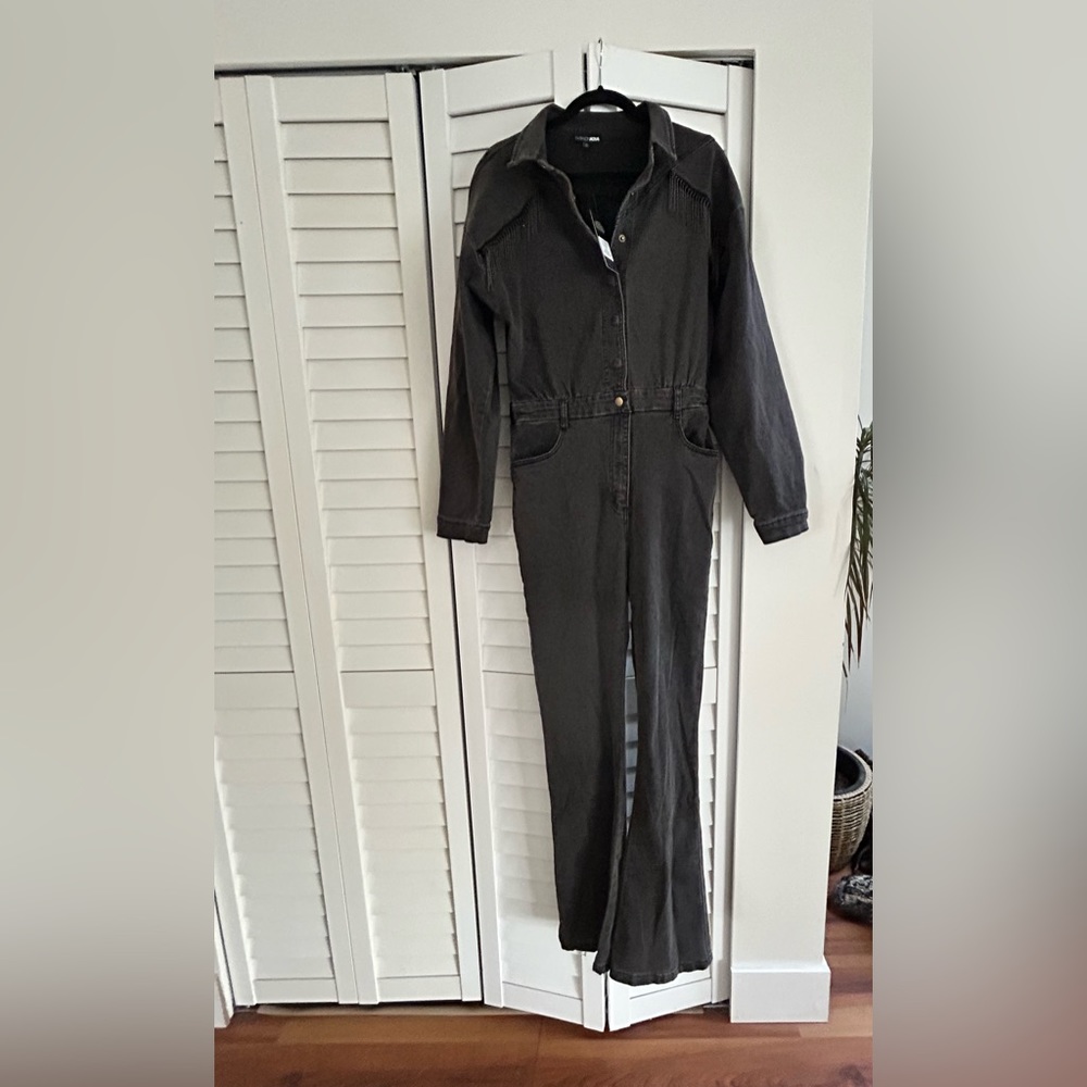 NWT Size Medium Fashion Nova Olivia Jumpsuit